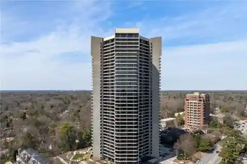Exquisite High-floor Residence at the Iconic Park Place on Peachtree