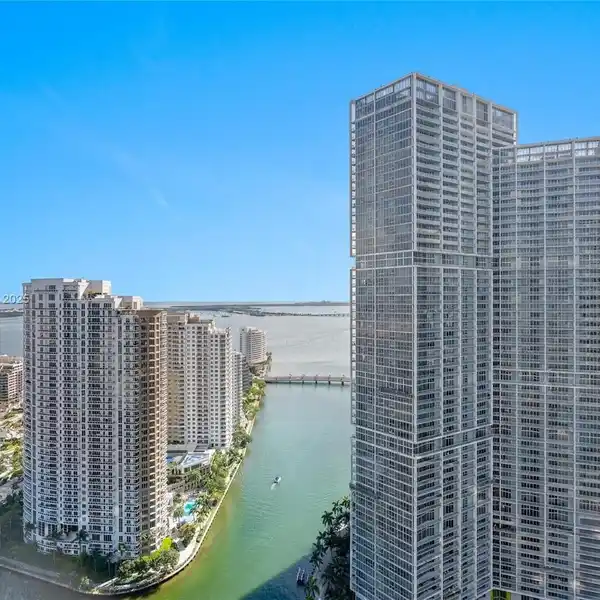 WONDERFUL HOME IN THE ASTON MARTIN RESIDENCES