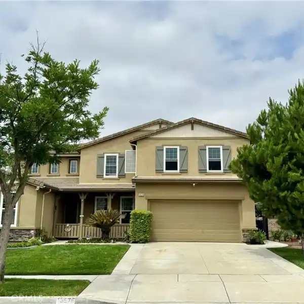 SPACIOUS AND FLEXIBLE LIVING IN THE DESIRABLE ALISAL COMMUNITY