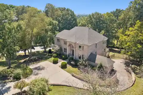 Elegant Traditional Residence Is a True Sanctuary