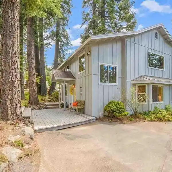 LOVELY LAKEFRONT CABIN