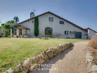 Historic 17th-Century Estate Near Beaches