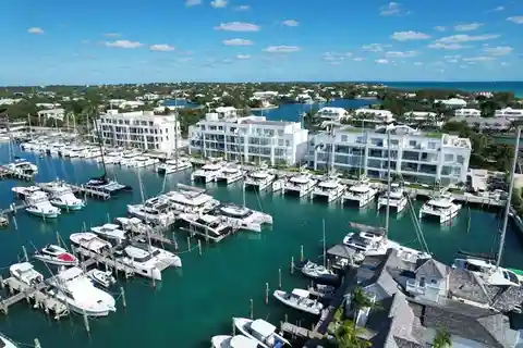 Beautiful Ground Floor Unit at Palm Cay