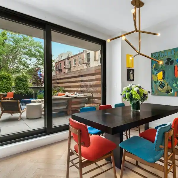 TRANQUIL INDOOR-OUTDOOR LIVING