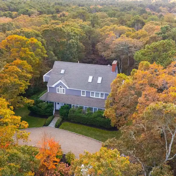 IMPRESSIVE HOME FILLED WITH NATURAL LIGHT
