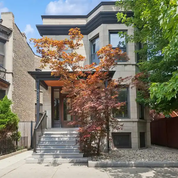 TURNKEY RAVENSWOOD 2-FLAT STEPS FROM WRIGLEY FIELD
