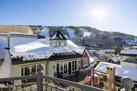 Exquisite Sixth-floor Residence at the Arrabelle