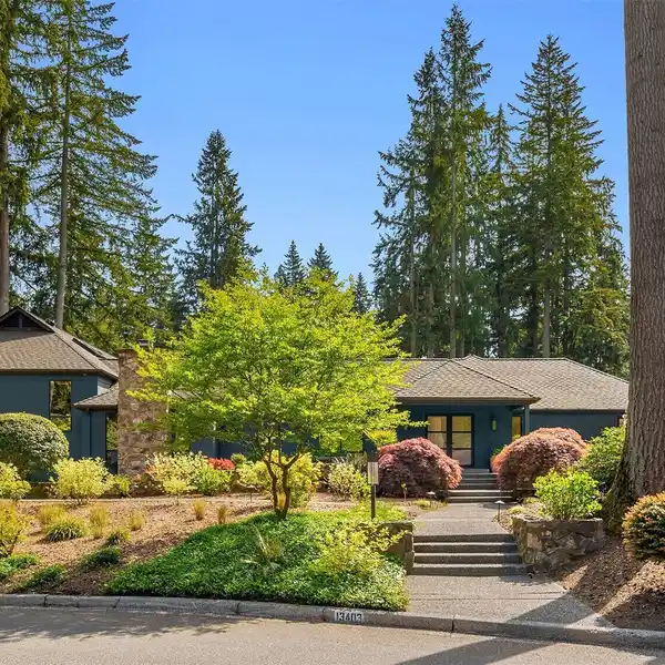 THOUGHTFULLY REIMAGINED GARDEN SANCTUARY