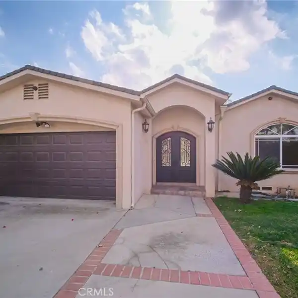 BEAUTIFULLY REMODELED GATED HOME IN VALLEY GLEN