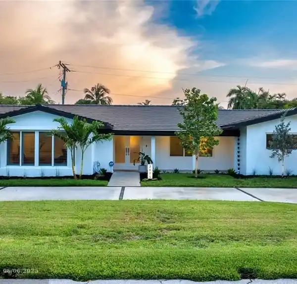 EXCEPTIONAL CORAL RIDGE RANCH RESIDENCE
