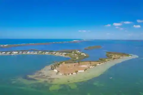 Extraordinary Three Sisters Island Property