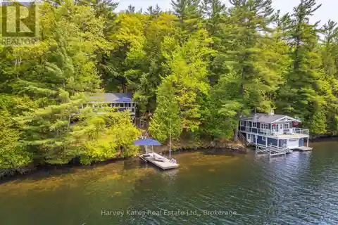 Updated Cottage Retreat on Lake Muskoka