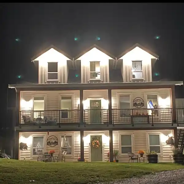 TRANQUILITY WITH CONVENIENCE ON NEARLY FIVE ACRES