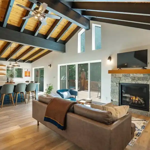 CEDAR FLAT GEM WITH PRIVATE LAKE ACCESS