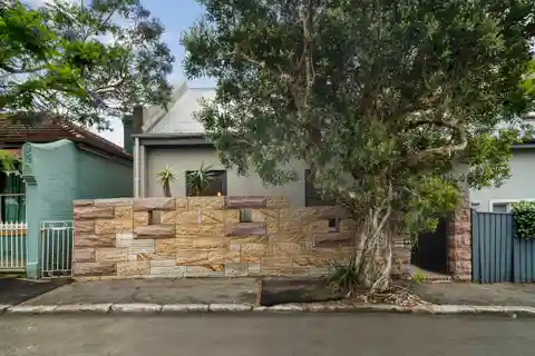 Architect-Designed Haven with Quiet Privacy