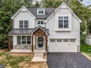 Gorgeous New Construction in Plymouth Valley