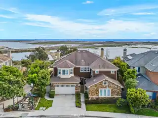 A Masterpiece of Modern Coastal Living