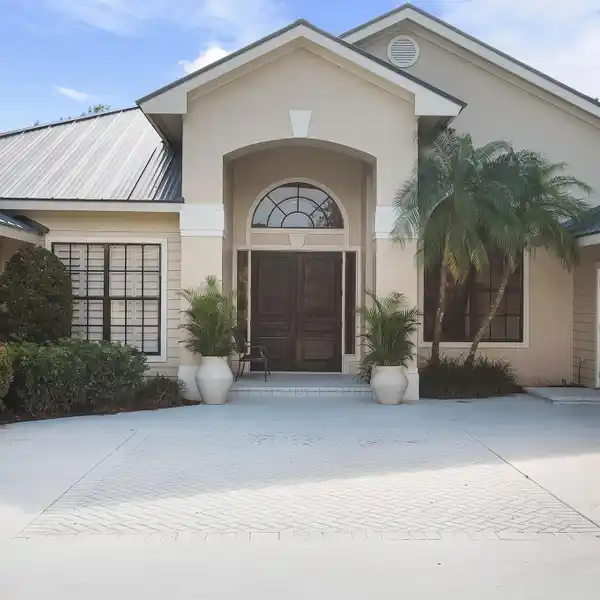 STUNNING FIVE BEDROOM RESIDENCE IN SOUGHT-AFTER CRANE CREEK