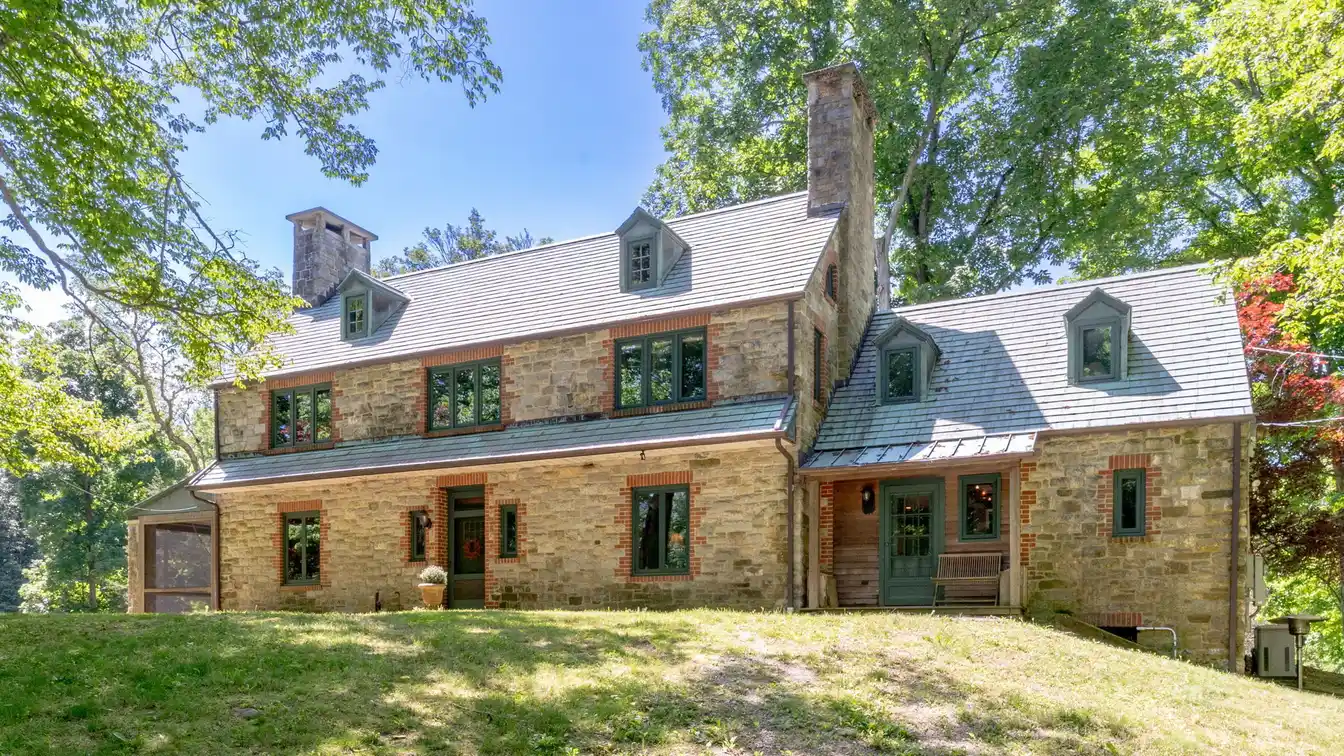 Vintage Estate for Equestrian and Nature Lovers