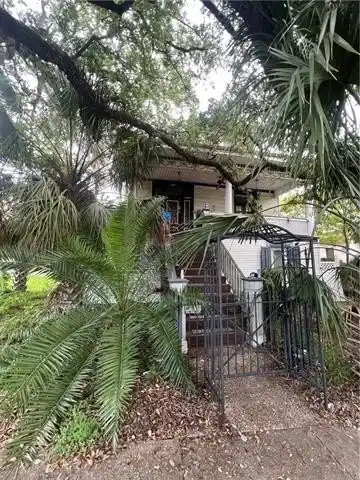 ARCHITECTURALLY SIGNIFICANT HOME IN A COVETED SPOT