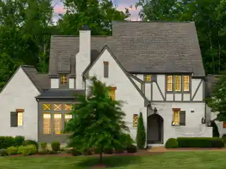 Privacy and Luxury on a Peaceful Cul-De-Sac