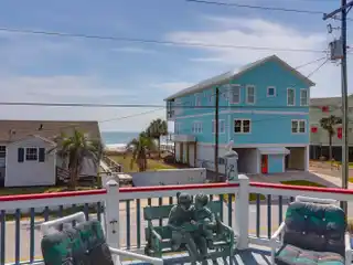 Well-maintained Home Steps to the Beach
