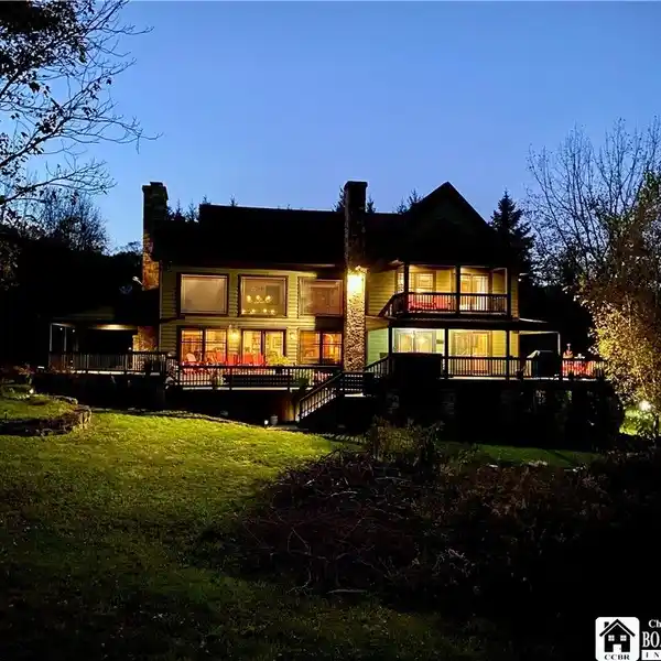 SPACIOUS MOUNTAIN ESTATE NEAR HOLIDAY VALLEY SKIING