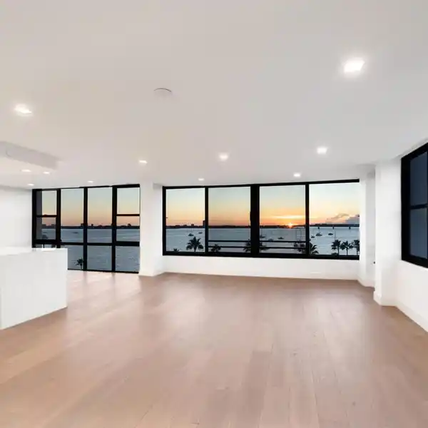 UNMATCHED WATERFRONT LUXURY WITH PANORAMIC BAY VIEWS