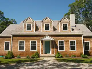 Stylish Sagaponack Barn with Light-Filled Living