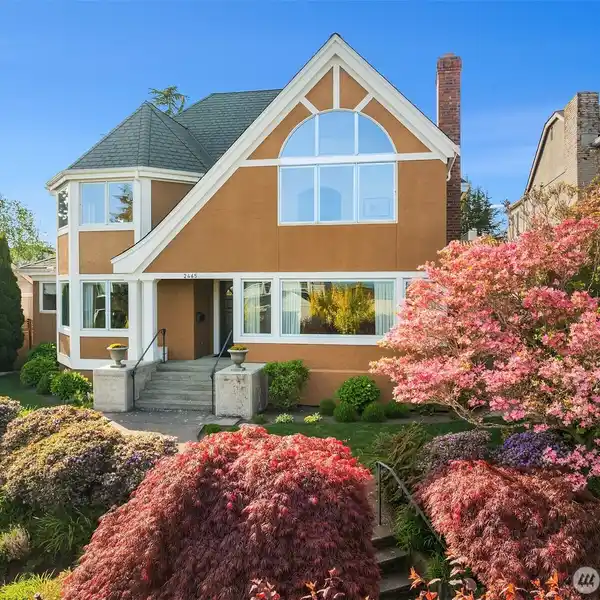 GORGEOUS UPDATED HOME IN MAGNOLIA