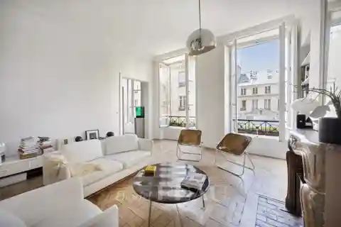 Magnificent Apartment in  Historic Haut Marais