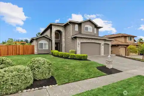 Updated Home on a Large Corner Lot in Apple Tree