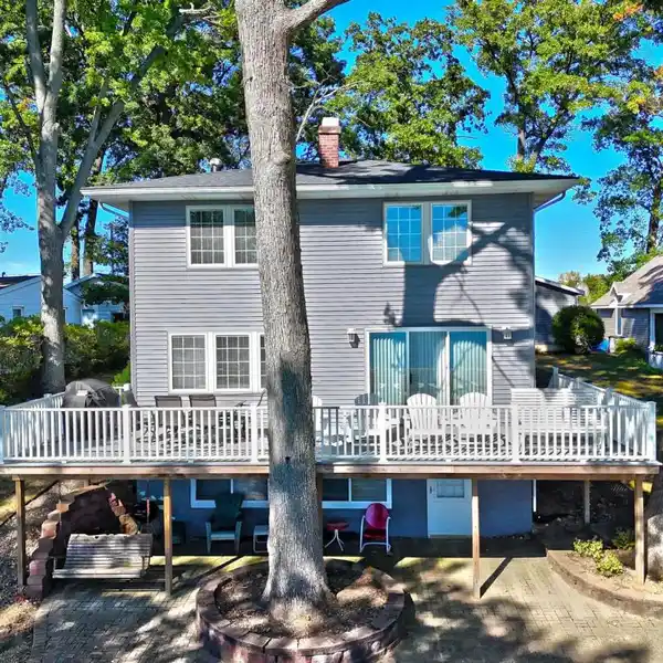 SPECTACULAR COMPLETELY RENOVATED MAGICIAN LAKE HOME