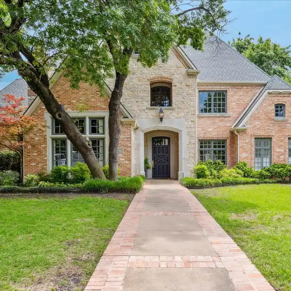 BEAUTIFULLY RENOVATED PRESTON HOLLOW HOME