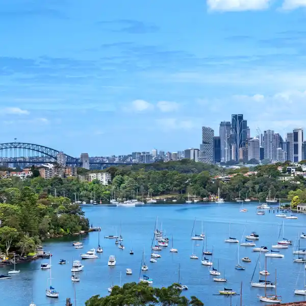 CAPTIVATING PROPERTY WITH SPECTACULAR CITY AND HARBOUR VIEWS