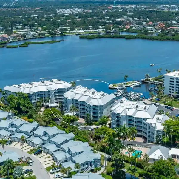 IDEAL CONDOMINIUM OFFERING BREATHTAKING BAY VIEWS