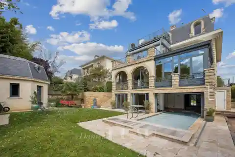 Exceptional Property with Lush Surroundings