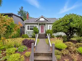 Unbeatable Location Across from Balaclava Park