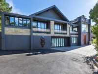 ULTIMATE MANSION OFFERING CONNOISSEUR LIVING AT ITS FINEST