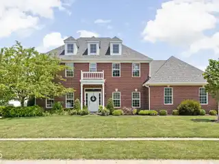 Beautifully Maintained Colonial Style Home