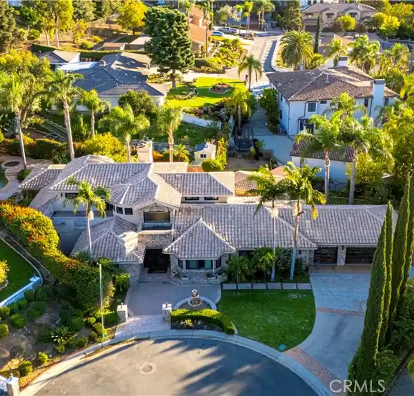 EXQUISITE CUSTOM ESTATE IN ALMERIA