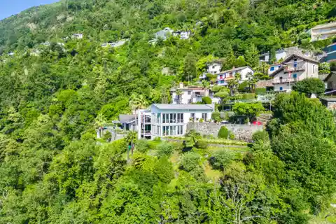 Elegant Villa with Breathtaking Lake View