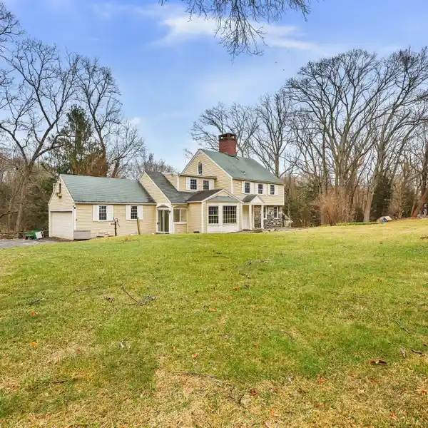 IDYLLIC RIVERFRONT PROPERTY IN LOWER WESTON