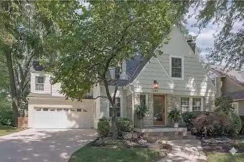 Spacious Home in the Sought-After Golden Triangle