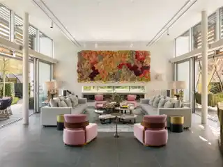 Dramatic Postmodern Masterpiece
