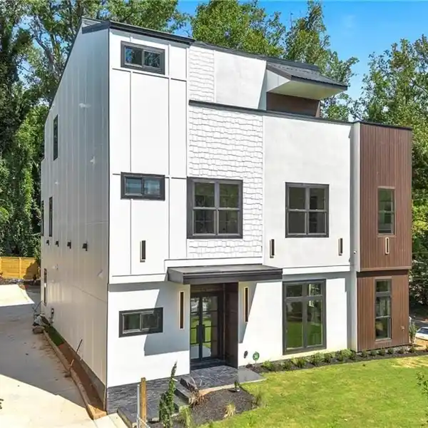 LUXURY NEW CONSTRUCTION SMART HOME