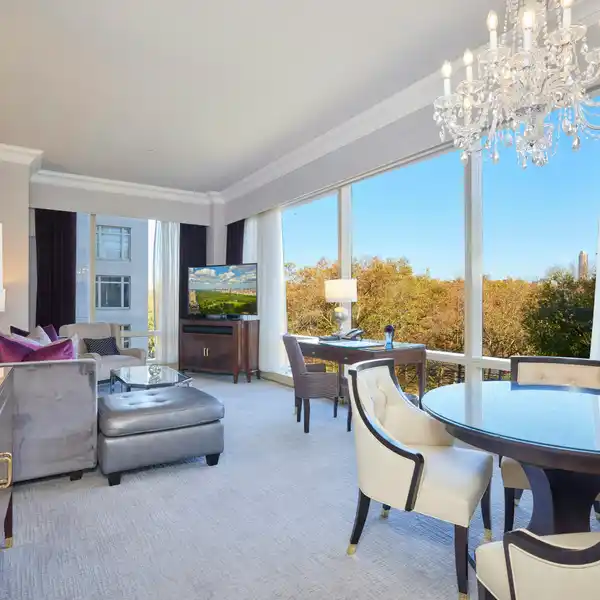PARK VIEW TWO BEDROOM PIED-A-TERRE