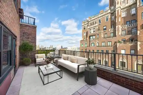 Sun-Drenched Two Bedroom Residence with Impressive Views