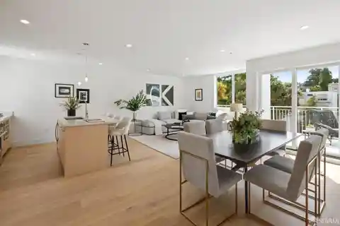 Amazing Newly Built Penthouse