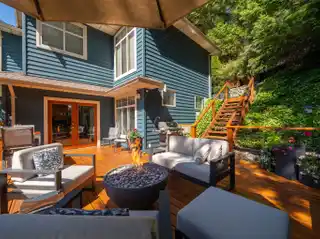 Gorgeous Home on a Huge Private Lot